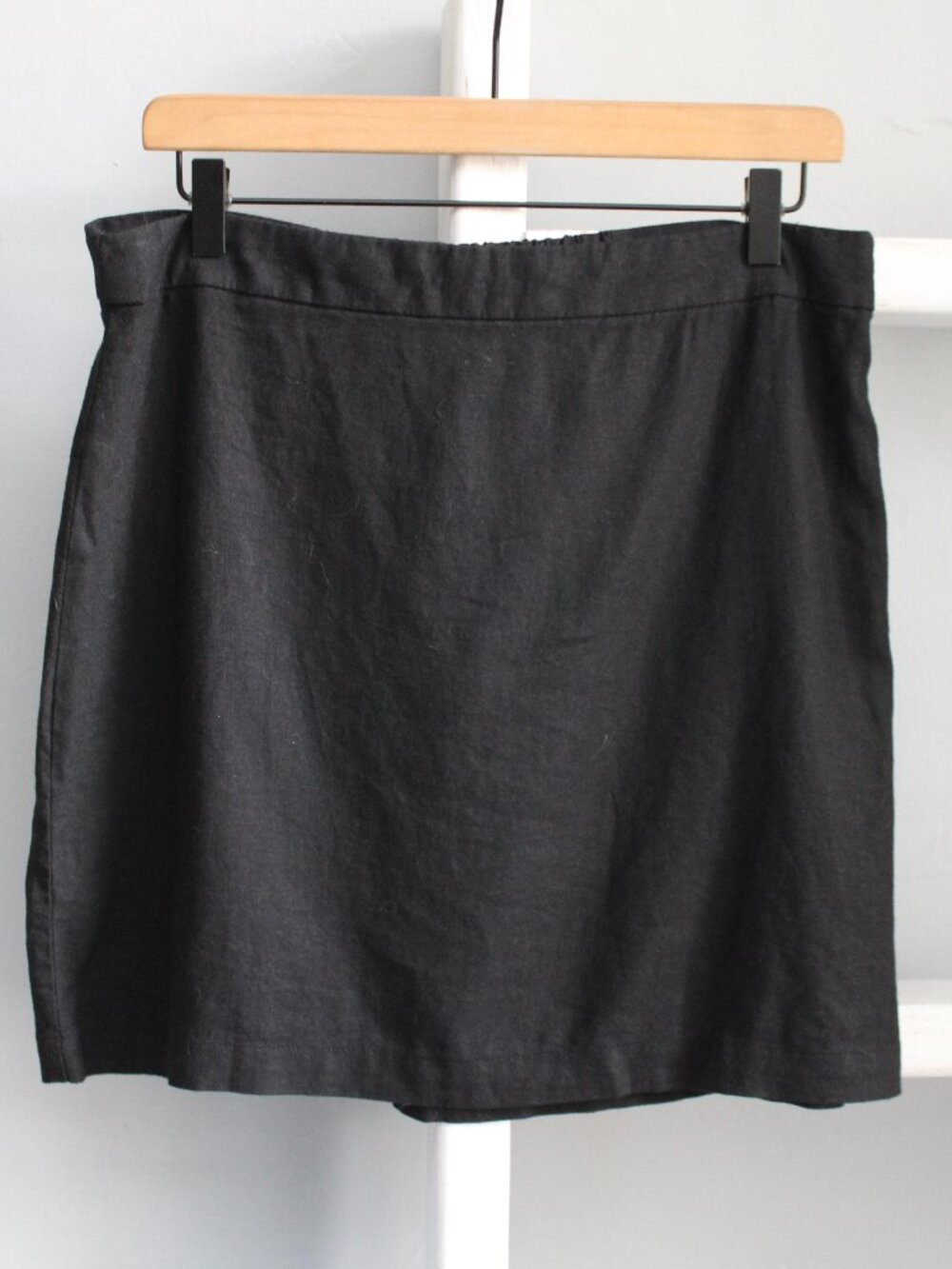 Old Navy High-Waisted Linen-Blend Mini Skirt Black Size Medium
